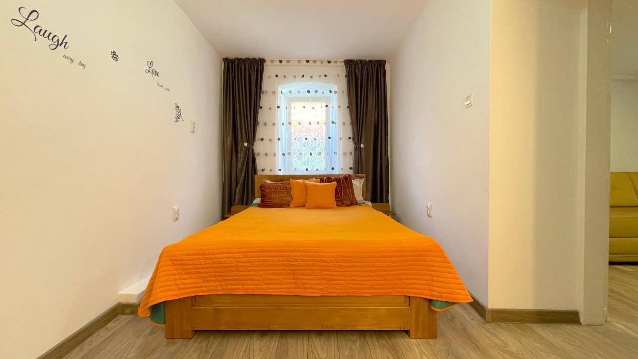 Well Prettyplaces Apartment 001 Braşov Exterior foto
